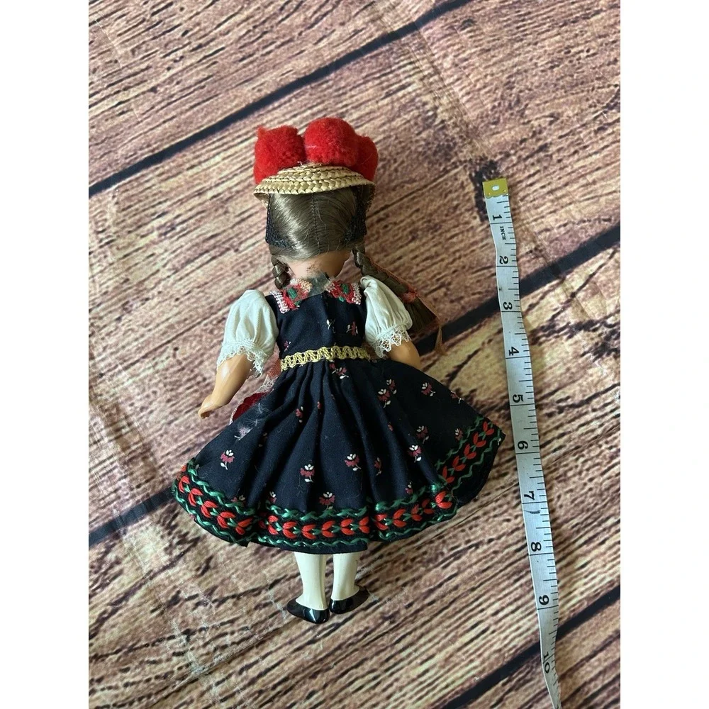 VINTAGE Trachten Puppen‎ German Doll Dirndl girl 1950s Bollenhut Ball Hat Braids